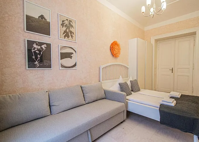 Rose Ruterra Suite